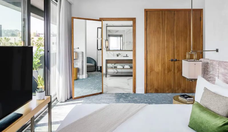 Dream Hollywood - One Bedroom King Suite with Balcony Platinum